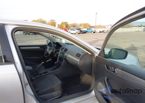 2014 Volkswagen Passat 1.8T S from USA, damaged, VIN 1VWAT7A33EC037043